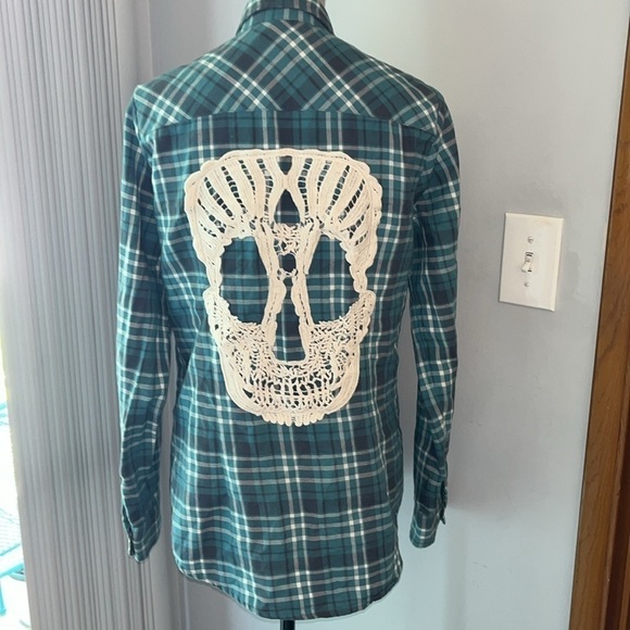 Hot Topic Shirt Women’s Large Lace Skull Teal Plaid Button Up Long Sleeve - Picture 1 of 10